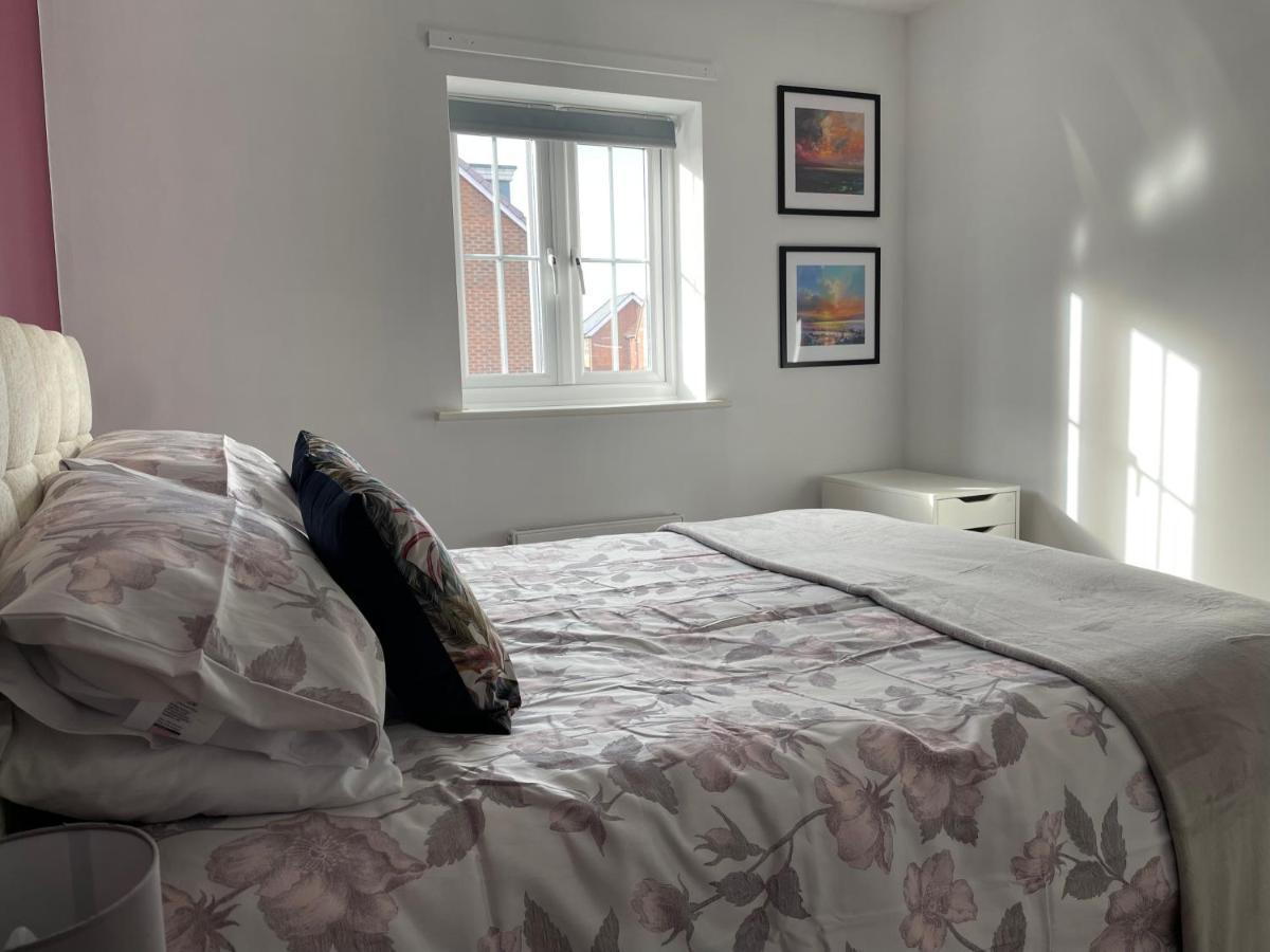Stunning Large Detached Gloucester, 4 Beds, 3 Bedroom, 2 Bathroom Property, Nr Chelt, The Docks And Quays Sleeps 6 외부 사진