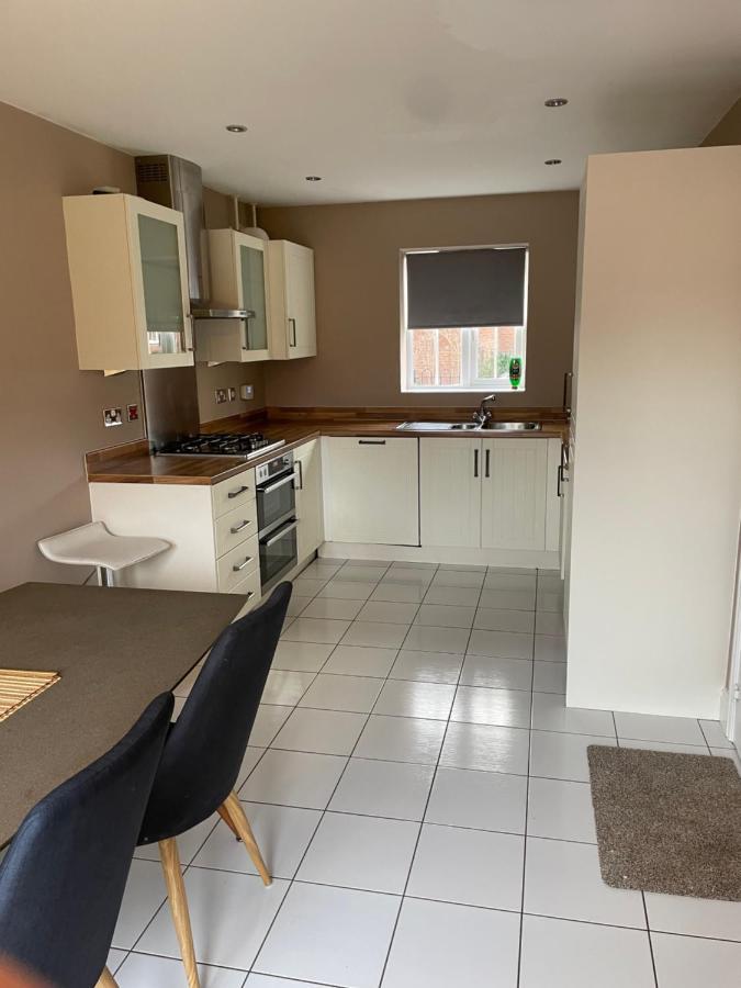 Stunning Large Detached Gloucester, 4 Beds, 3 Bedroom, 2 Bathroom Property, Nr Chelt, The Docks And Quays Sleeps 6 외부 사진