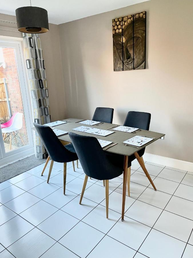 Stunning Large Detached Gloucester, 4 Beds, 3 Bedroom, 2 Bathroom Property, Nr Chelt, The Docks And Quays Sleeps 6 외부 사진